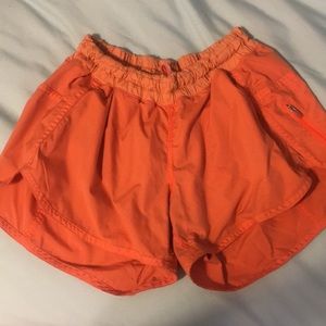 Lululemon tracker shorts